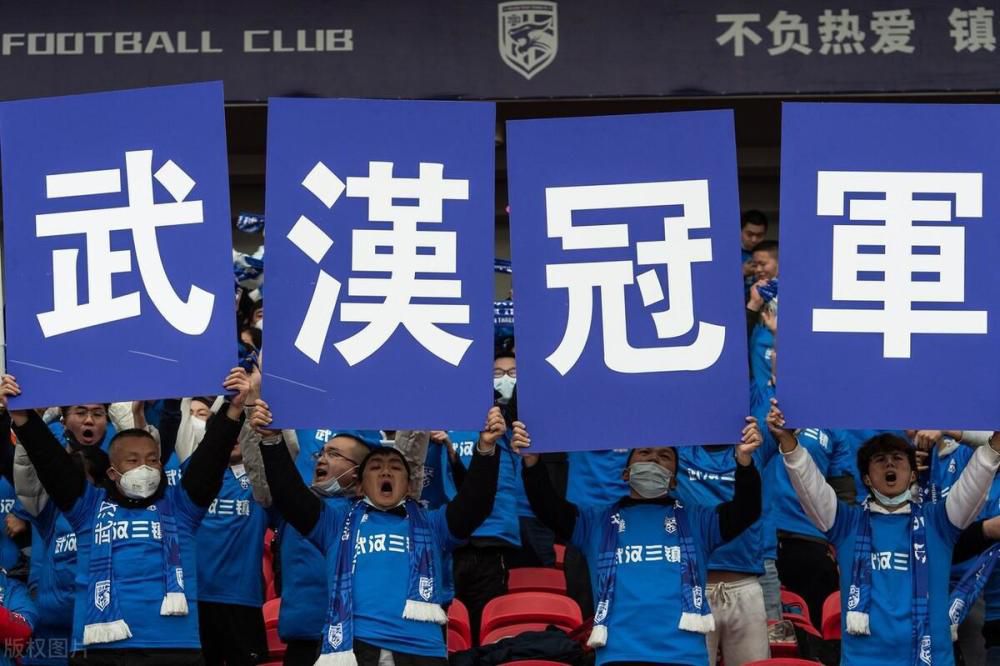 阿图尔接着谈到了佛罗伦萨：“这是一支适合我的比赛风格的球队，在这里我可以展现出最好的自己。